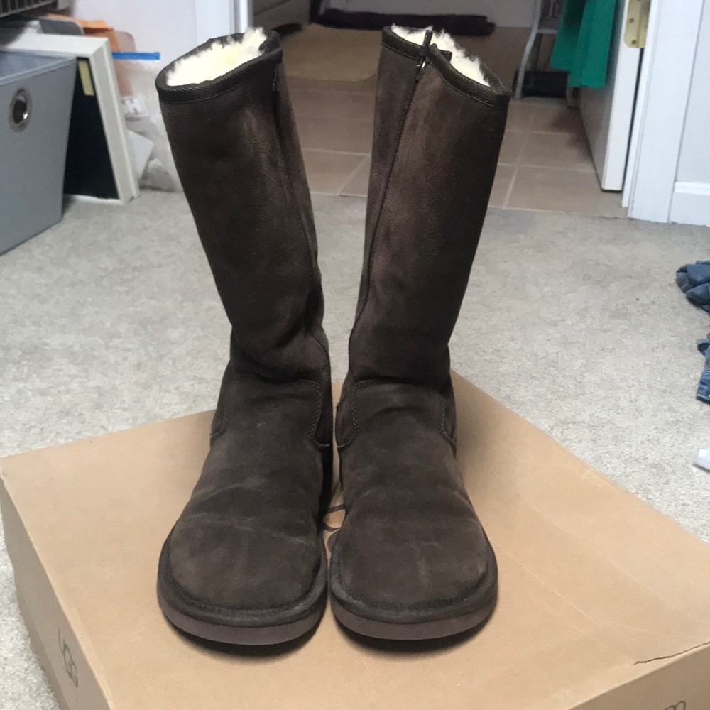 UGG Zip up Boots